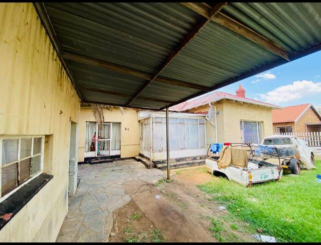 7 BEDROOM HOUSE FOR SALE IN SPRINGS CENTRAL